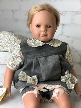 картинка Коллекционная кукла "Андреа", 60 см, арт. 45036 интернет-магазин TuKiTu.ru