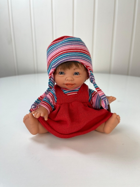 картинка испанские Кукла Джестито "Инфант", 18 см, в красном сарафане, улыбается, арт. 10000U-14 интернет-магазин TuKiTu.ru