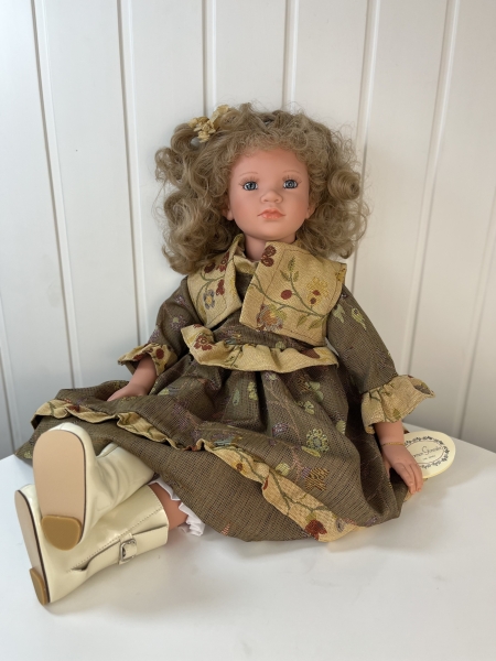 картинка Коллекционная кукла "Кэрол", 70 см, арт. 5025 интернет-магазин TuKiTu.ru