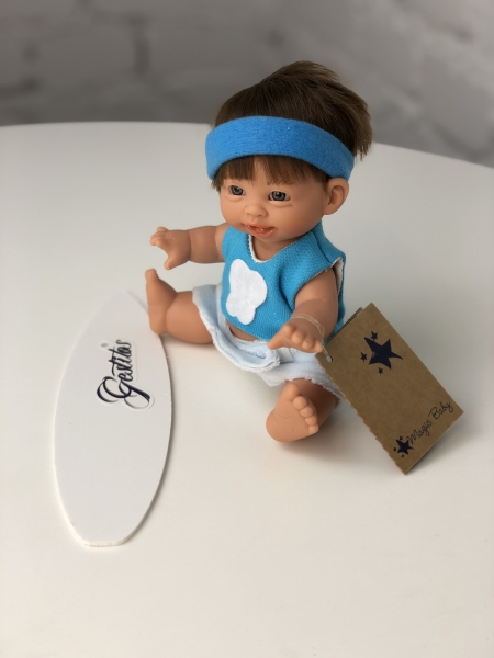 картинка испанские Пупс "Супер-девочка", в голубой кофте, с голубой повязкой, 18 см , арт. 404 интернет-магазин TuKiTu.ru