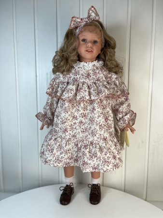 картинка Коллекционная кукла "Кандела", 70 см, арт. 5312КА интернет-магазин TuKiTu.ru