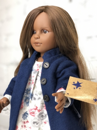 картинка Кукла Нина, длинные темные волосы,  42см , арт. 42110 интернет-магазин TuKiTu.ru