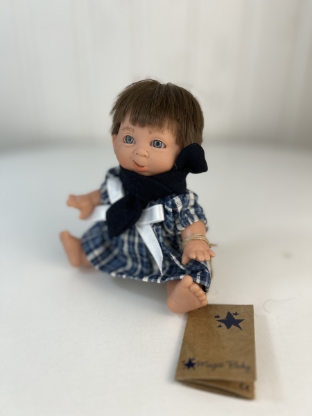 картинка испанские Кукла Джестито "Инфант", 18 см, в клетчатом платье, ухмыляется, арт. 10000U-17 интернет-магазин TuKiTu.ru