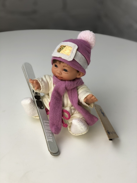 картинка испанские Пупс "Супер-лыжник", 18 см , арт. 505 интернет-магазин TuKiTu.ru