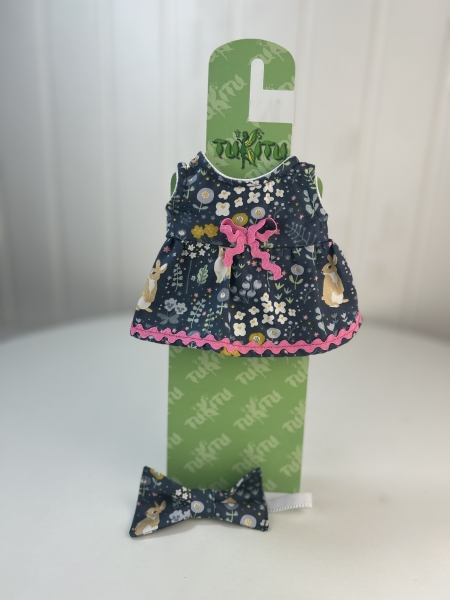 картинка Одежда для кукол - Платье "Зайчики на синем "и бант на голову, для пупсов и кукол 26-30 см, арт. 96 интернет-магазин TuKiTu.ru