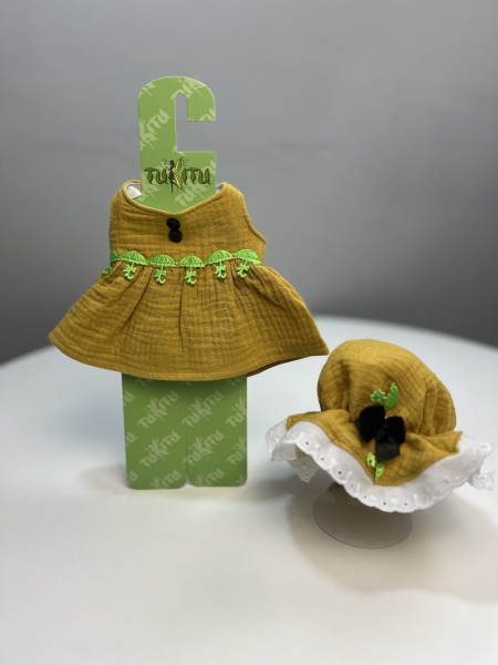 картинка Одежда для кукол и пупсиков - Платье и чепчик на голову из горчичного муслина, рост 26-30 см, арт. 177 интернет-магазин TuKiTu.ru