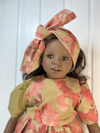 картинка Коллекционная кукла "Нэни", 72 см, арт. 7045 интернет-магазин TuKiTu.ru