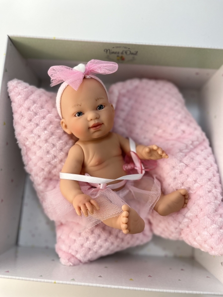 картинка испанские Пупс-мини "Новорожденная", в розовом, с подушкой (в коробке), 21 см , арт. 1032А интернет-магазин TuKiTu.ru