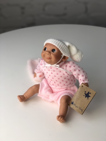 картинка испанские Пупс Каритас, 23 см, в розовом, с высунутым язычком, арт. 300U интернет-магазин TuKiTu.ru