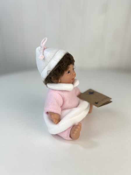 картинка испанские Кукла Джестито "Инфант", 18 см, в светло-розовом свитере, смеется, арт. 10000U-4 интернет-магазин TuKiTu.ru