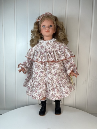 картинка Коллекционная кукла "Кэрол", 70 см, арт. 5312 интернет-магазин TuKiTu.ru