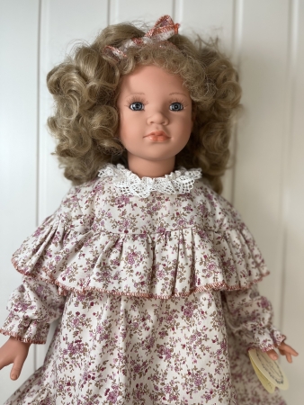 картинка Коллекционная кукла "Кэрол", 70 см, арт. 5312 интернет-магазин TuKiTu.ru