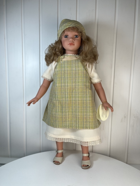 картинка Коллекционная кукла "Кэрол", 70 см , арт. 5212 интернет-магазин TuKiTu.ru