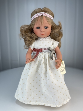 картинка Кукла "Мариэтта", 34 см, арт. 22097-1 интернет-магазин TuKiTu.ru