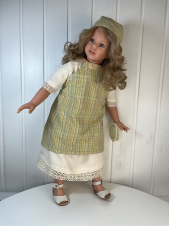 картинка Коллекционная кукла "Кандела", 70 см, арт. 5212 (блондинка) интернет-магазин TuKiTu.ru