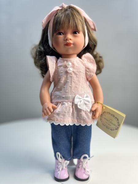 картинка Кукла Селия, брюнетка,  в джинсах, 34 см, арт. 22319K153 интернет-магазин TuKiTu.ru