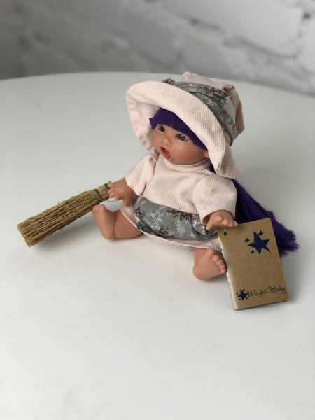 картинка испанские Пупс-мини "Ведьмочка", с фиолетовыми волосами, в бледно-розовом платье и шляпе, 18 см. арт. 138U-7 интернет-магазин TuKiTu.ru